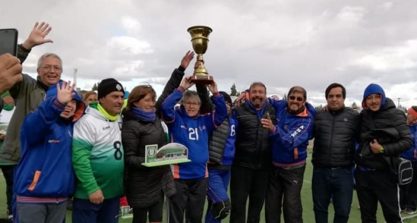 Glaciar Newcom jug&oacute; la Copa Challenguer de Newcom Beach
