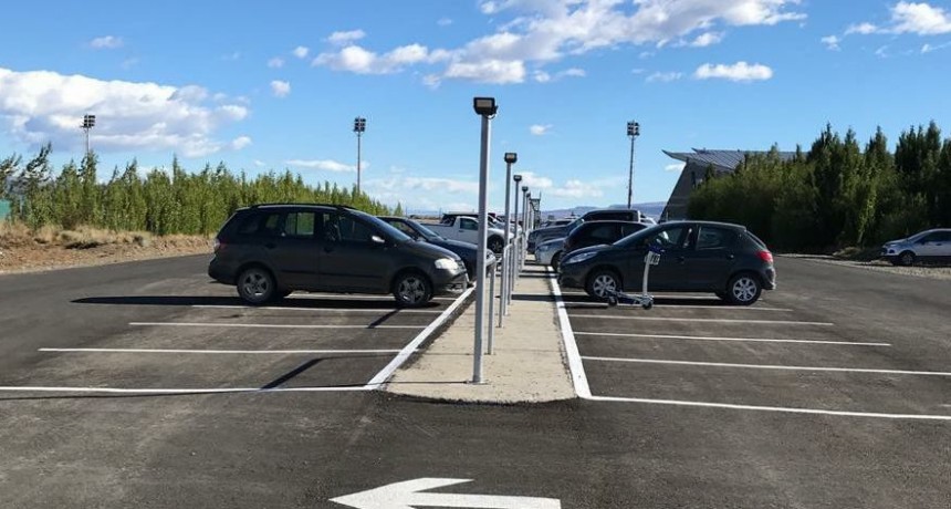 Estacionar en el aeropuerto dejar&aacute; de ser gratuito