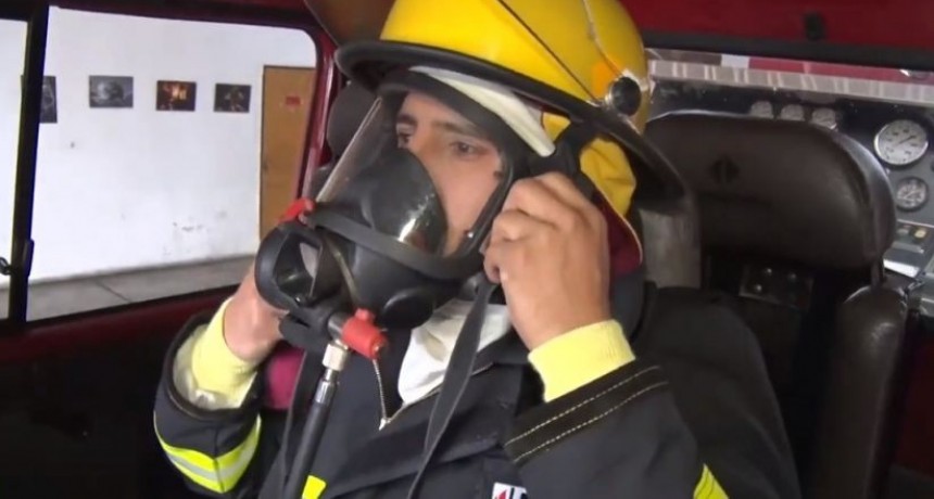 Adquieren equipamiento de seguridad para los bomberos de Santa Cruz