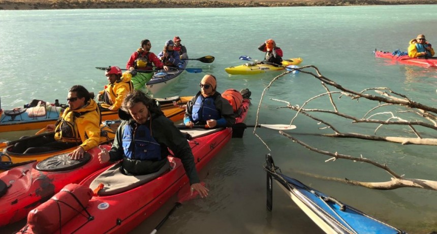 Kayakistas de cuatro pa&iacute;ses navegaron el R&iacute;o Santa Cruz contra las Represas