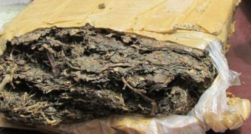 Detectan casi un kilo de droga en encomienda a&eacute;rea