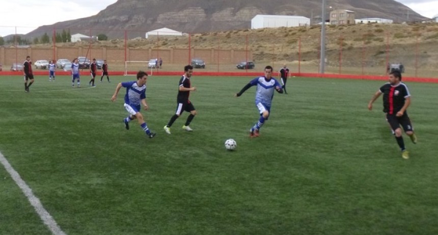 Juveniles y el Lago empataron sin goles en Primera