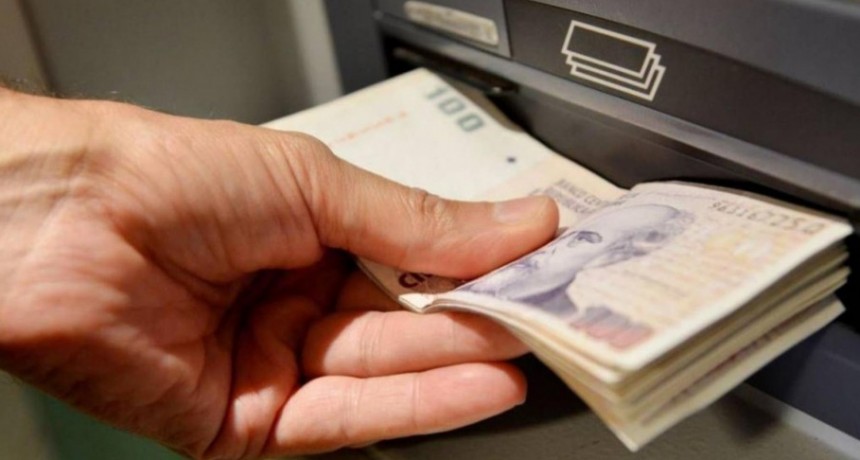 Estatales esperan oferta de aumento de sueldo