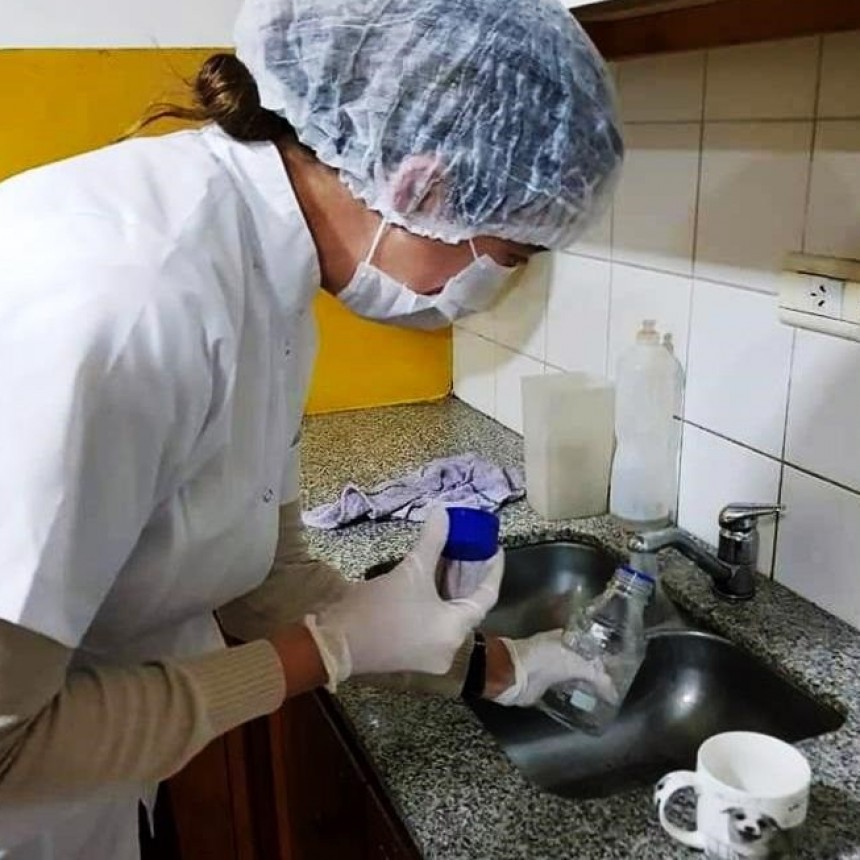 El Chalt&eacute;n. Ante reiterados casos de diarrea toman muestras de agua en varios lugares