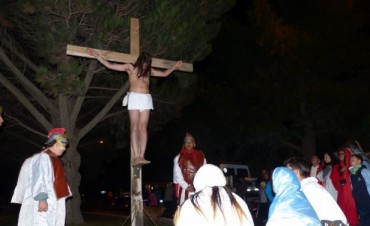 El Via Crucis, por los j&oacute;venes