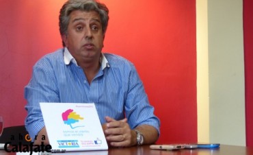 Mi&ntilde;ones se lanz&oacute; como candidato del FVS