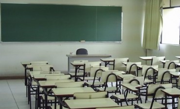 Padres repudian paros de docentes y porteras