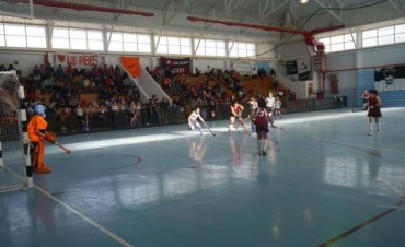 Clubes calafate&ntilde;os en el Hockey Pista de Patagonia Extrema