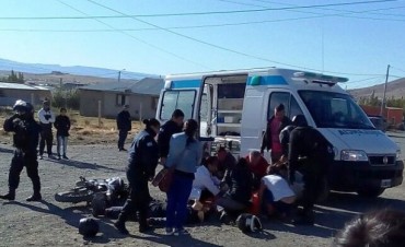 Un herido en choque entre auto y moto