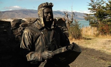 HOY: Documental sobre Gunther Pl&uuml;schow