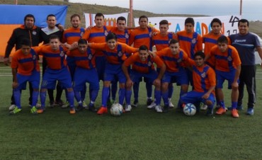 Ca&ntilde;ad&oacute;n gana y saca ventaja, Esperanza golea 8 a 1.