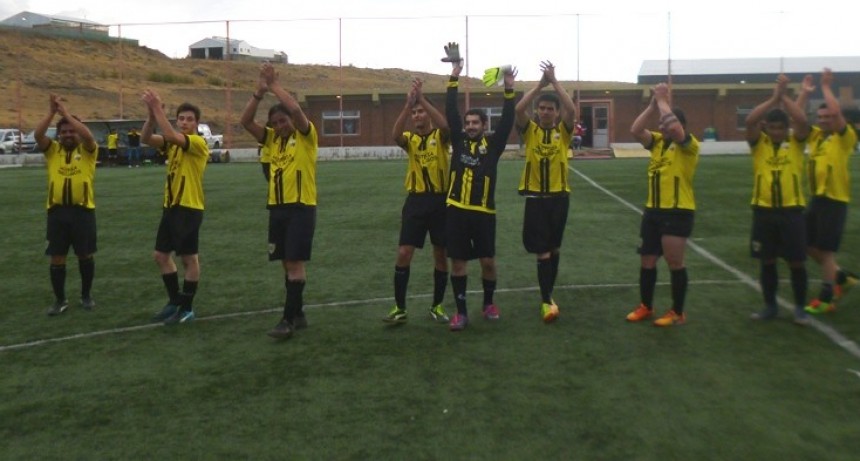 Hist&oacute;rico triunfo de Tres Lagos en el f&uacute;tbol de El Calafate