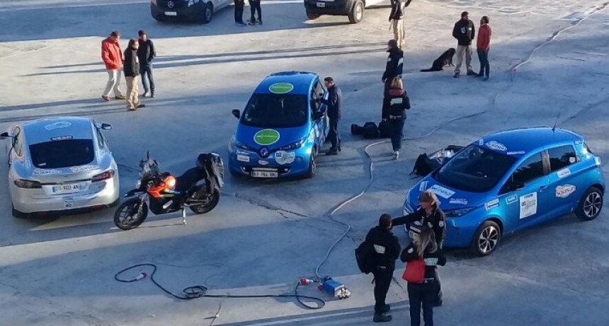 &ldquo;La Expedici&oacute;n Verde&rdquo; de autos el&eacute;ctricos llego a El Calafate