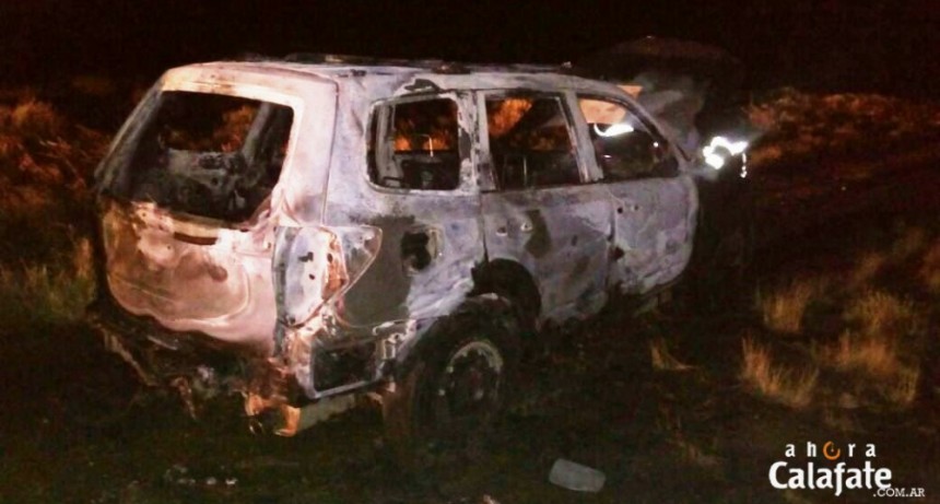 Se le incendi&oacute; la camioneta mientras manejaba