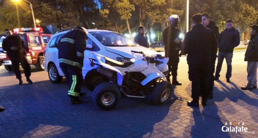 Un herido en choque entre remis y cuatriciclo