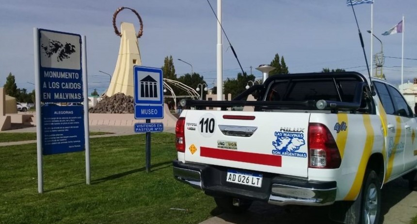MALVINAS. Colocaci&oacute;n de carteler&iacute;a oficial y ploteo de veh&iacute;culos