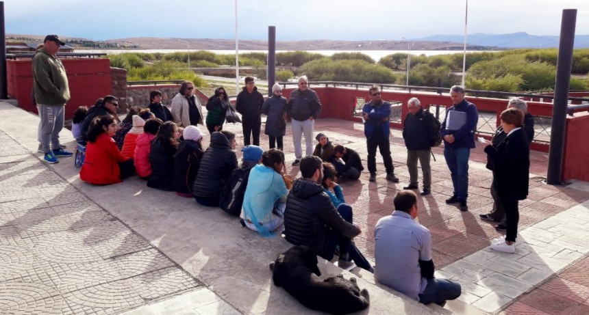 El Calafate Lee se sum&oacute; al d&iacute;a por Malvinas.