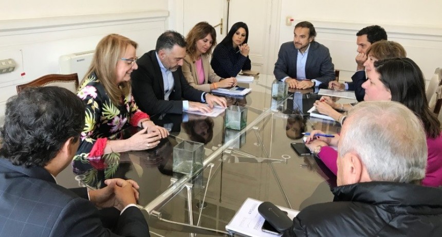 Gobernadora reclam&oacute; la pronta apertura de las Zonas Francas