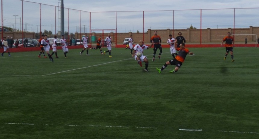 A Newell�s le cost&oacute; pero gan&oacute; y conserva la punta
