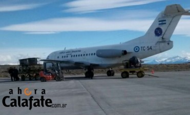 Avi&oacute;n de LADE varado hace una semana en El Calafate