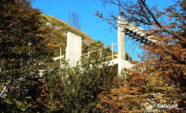 ANTICIPO: Reclamo por la obra del Hotel Los Notros