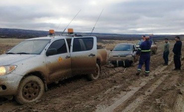 Ruta 40 casi intransitable por el barro y falta de mantenimiento 