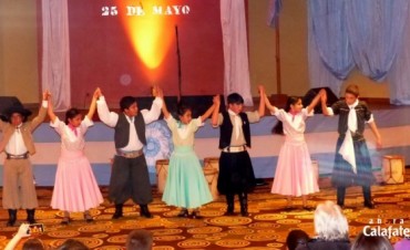 Velada Patri&oacute;tica con gran concurrencia de vecinos