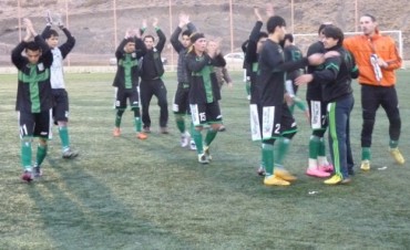 Argentinos del Sur le gan&oacute; al Lago y sac&oacute; un punto m&aacute;s de ventaja