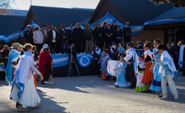 M&aacute;s de 60 personas bailaron el Peric&oacute;n Nacional 