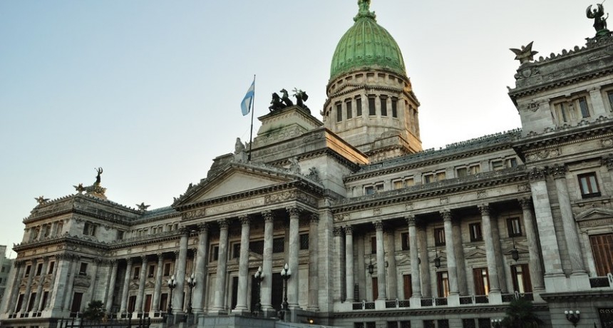 Escritores santacruce&ntilde;os ser&aacute;n reconocidos en el Senado