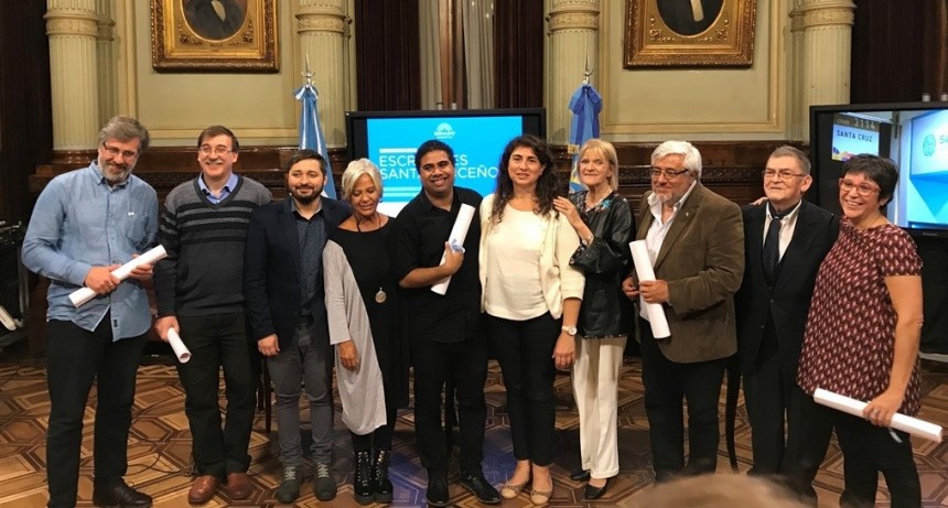 Homenajearon a los Escritores Santacruce&ntilde;os en el Senado de la Naci&oacute;n 