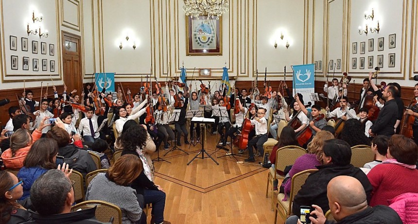 La Orquesta Juvenil de El Calafate toc&oacute; en la Casa de Gobierno 
