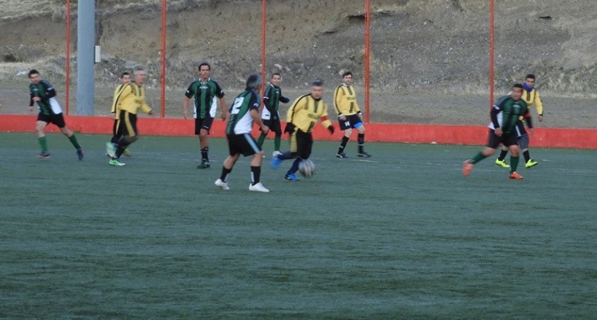 HDT y Los Amigos lideran el + 42 del f&uacute;tbol veteranos