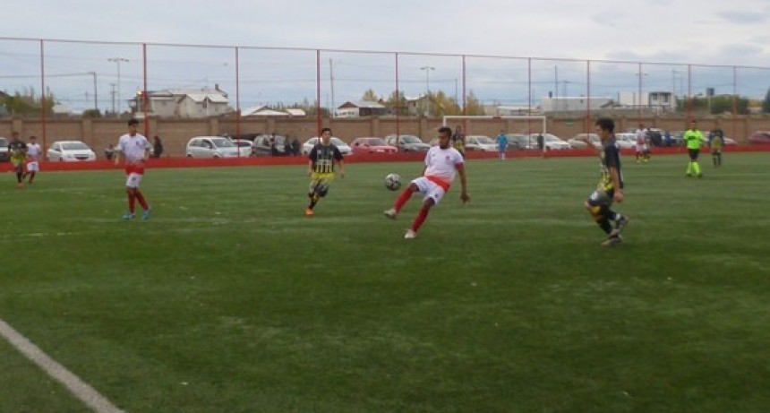Cuatro equipos pelean por el torneo Apertura de f&uacute;tbol