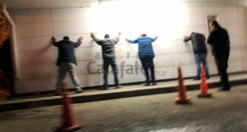 Los detienen con un arma cargada. Ven&iacute;an a El Calafate 