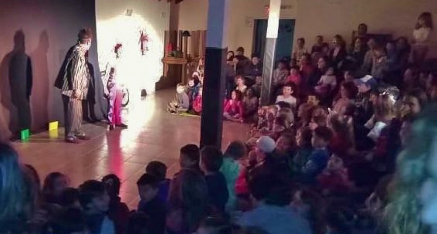 El Chalt&eacute;n disfrut&oacute; con &ldquo;El Circo nos Amontona&rdquo;