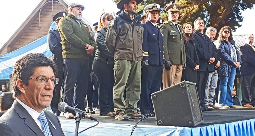 Acto por el 25 de mayo. Necesitamos una renovaci&oacute;n pol&iacute;tica