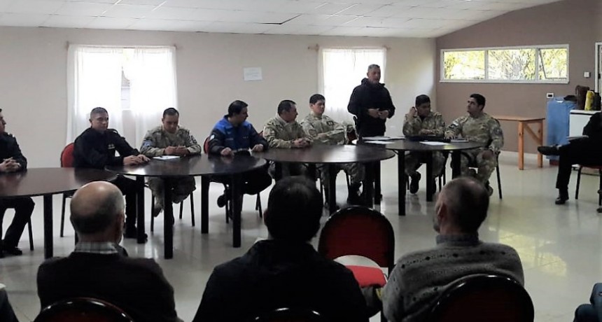 Polic&iacute;a Rural se reuni&oacute; con ganaderos