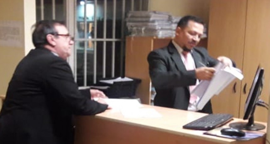 Dos amparos contra el decreto que convoca a las elecciones