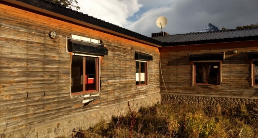 Comenz&oacute; la demolici&oacute;n del viejo restaurante del Glaciar