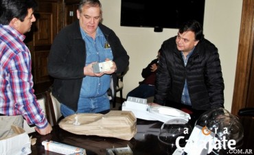 Municipio don&oacute; luminarias a SPSE