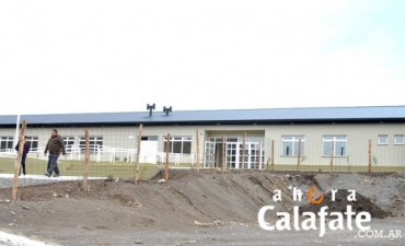 Colegio suspende actividades por falta de personal de limpieza.