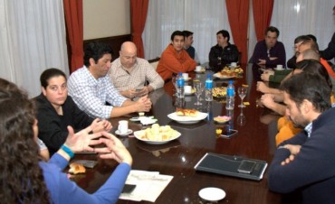 Ianni encabez&oacute; el desayuno con periodistas