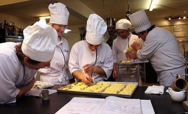 Gastron&oacute;micos y Hoteleros tendr&aacute;n un 34 % de aumento