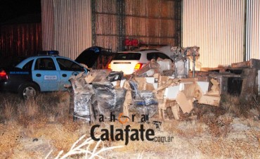 Secuestran muebles y documentos de hoteles K en galp&oacute;n de B&aacute;ez.