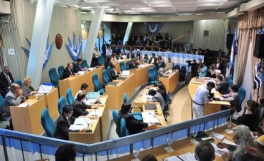 Naci&oacute;n devuelve plata a Santa Cruz pero diputados no se ponen de acuerdo.