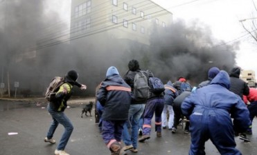 El FPV aprob&oacute; endeudamiento entre incidentes,  represi&oacute;n y acusaciones 