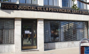 Juez le frena a Alicia Kirchner dos leyes que permiten obtener cr&eacute;ditos