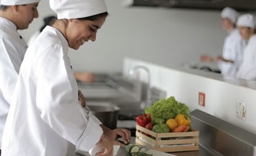 Gastron&oacute;micos acordaron un 24 % de aumento