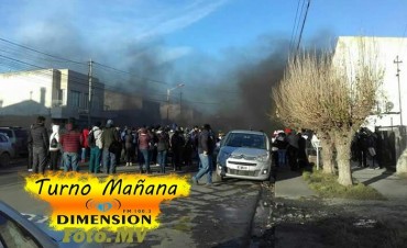 Gobierno suspendi&oacute; paritaria docente y hubo disturbios
